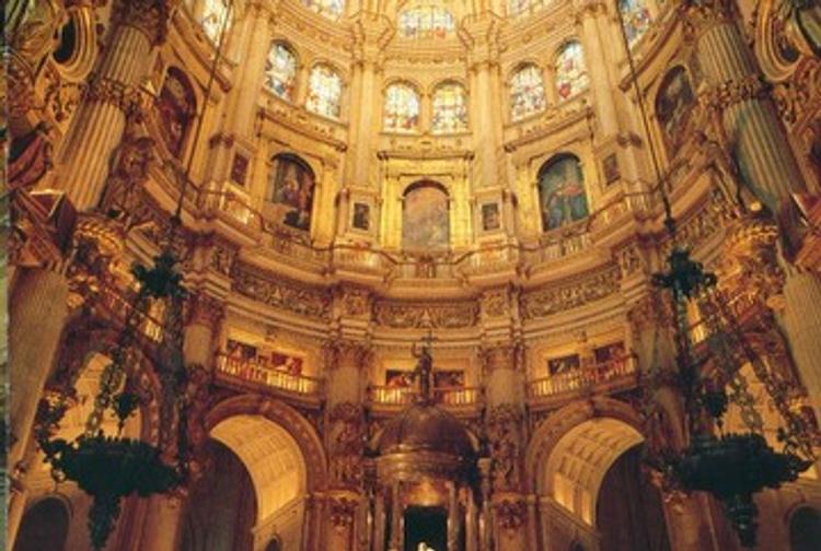 Популярность Альгамбры принесла Испании почти  27 млн евро за год