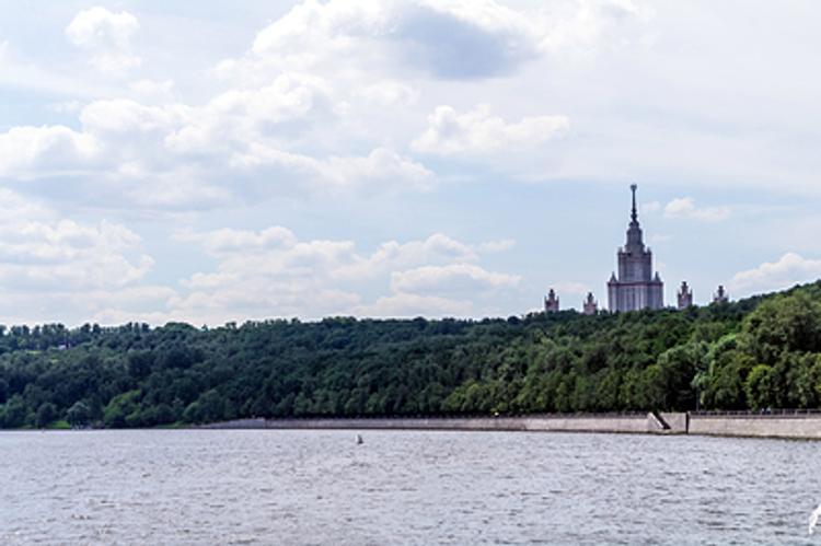 МГУ вошел в число 50 лучших - по физике и математике