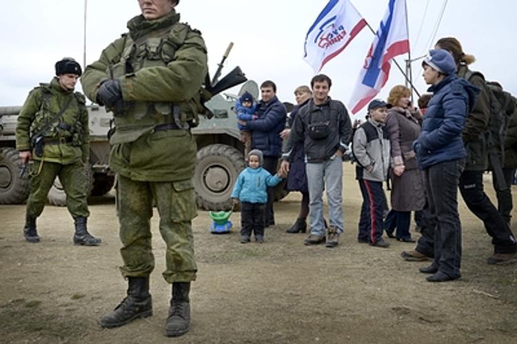 МИД РФ: в Крыму нет военных - Нарышкин: и не надо их там