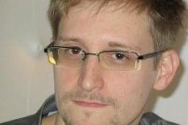 Сноуден получил премию Риденаура «за правду»