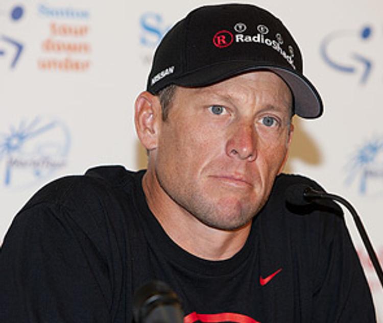 Велогонщик Армстронг сдал восьмерых подельников допингового мошенничества