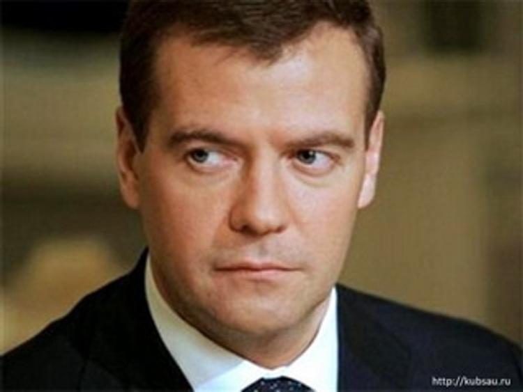 Медведев: Вопрос о зимнем времени требует внимательного отношения