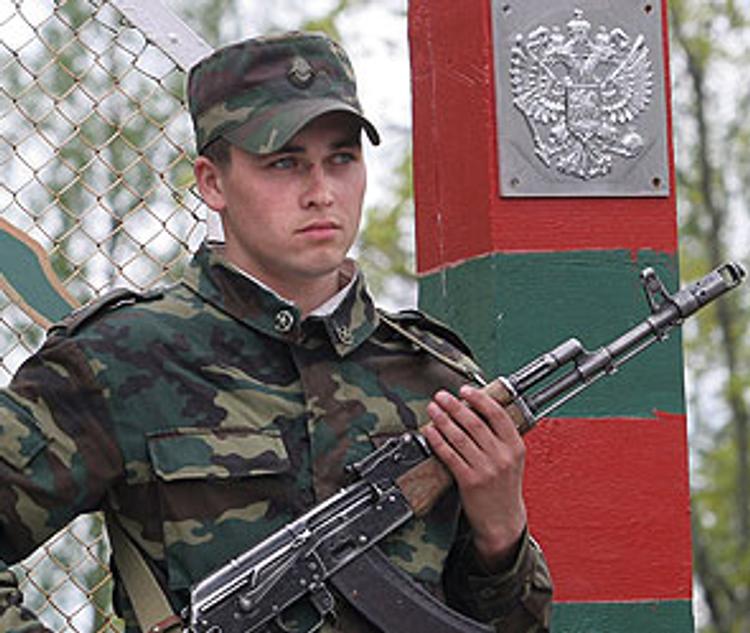 Яценюк призвал Путина закрыть российско-украинскую границу