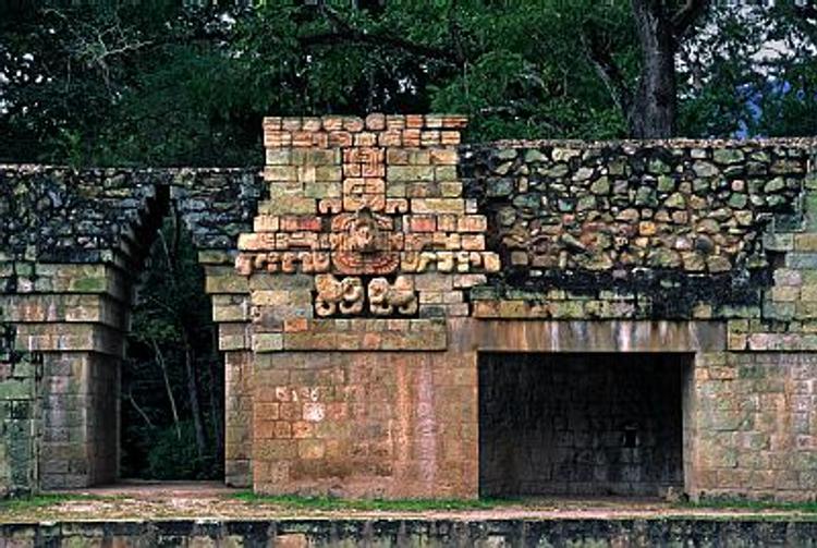 Зал собраний жрецов майя открывает тайны Конца света (ФОТО)