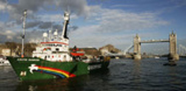Ледокол Greenpeace готовится покинуть Мурманск