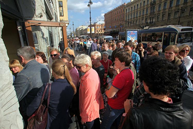 Тысячи туристов стали заложниками "Южного Креста" в Китае