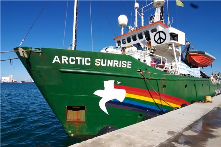 СК РФ закрыл дело об акции Greenpeace на российской «Приразломной»