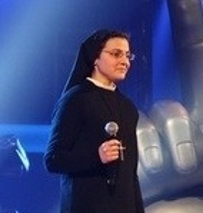 Итальянская монахиня выпустила первый клип на песню Мадонны (ВИДЕО)