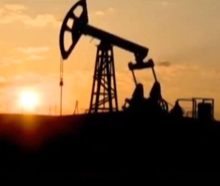 Экспортная пошлина на нефть в России с 1 января снизится почти на 40%
