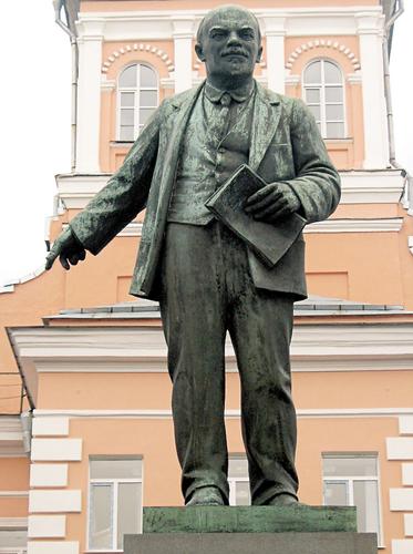 Продавец Ленина