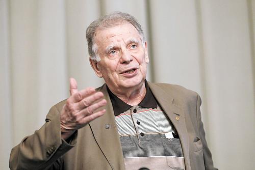 Наука, поверженная политикой