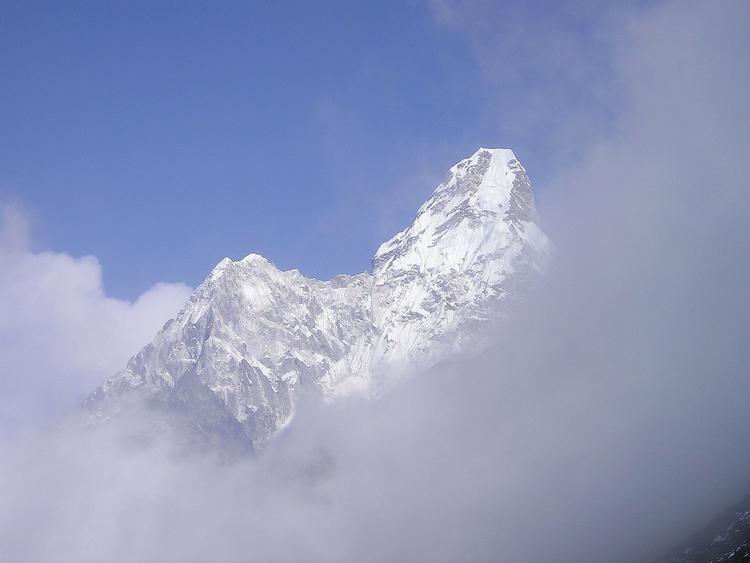 Эверест уменьшился из-за землетрясения в Непале