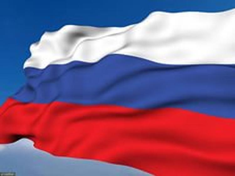В Москве выстроили российский флаг из 500 автомобилей ВИДЕО