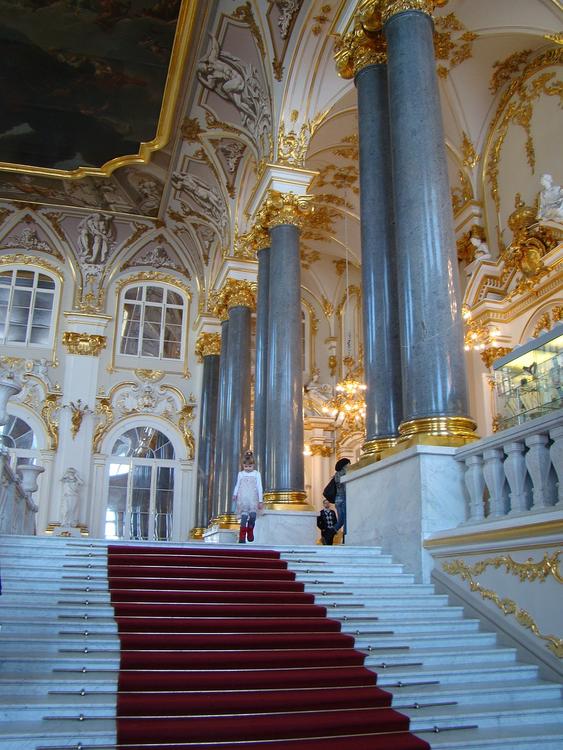 Романовы могут вернуться в Россию и жить во дворце