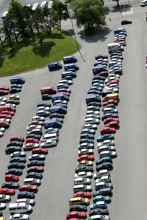 Власти Подмосковья планируют ввести в некоторых городах платную парковку