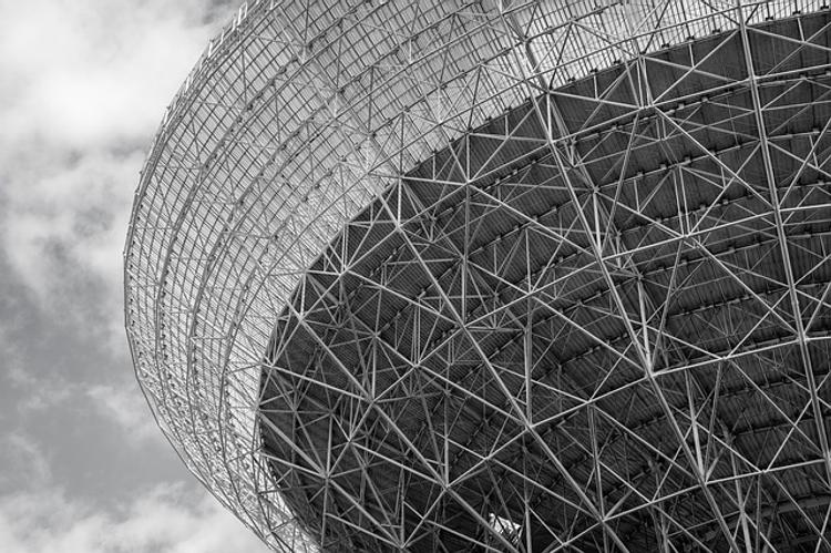 В Китае собирают крупнейший в мире радиотелескоп