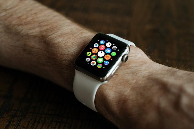 Продажи Apple Watch стартовали в России