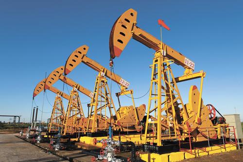 Цены на нефть падают,  но её добыча в России растёт