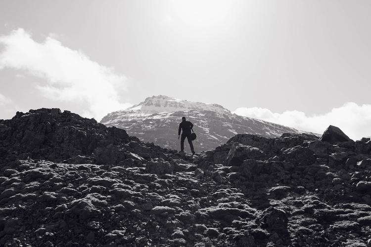 В горах Алтая четыре альпиниста замерзли насмерть