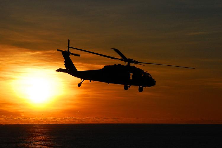 В Охотском море у берега затонул вертолет Ми-8
