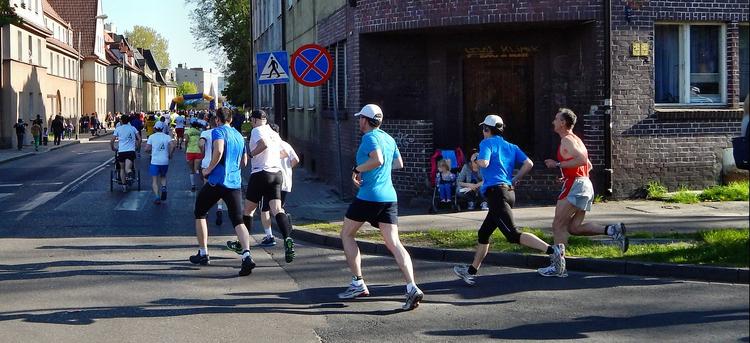 В Москве более шести тысяч человек пробежали полумарафон