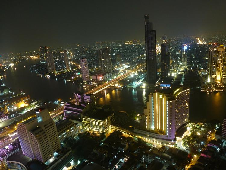 Источник: теракт в Бангкоке могли организовать иностранные террористы