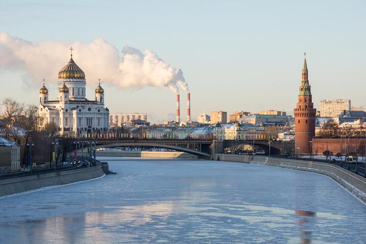 Московская мэрия рассказала, в чем причина пожара на Москве-реке