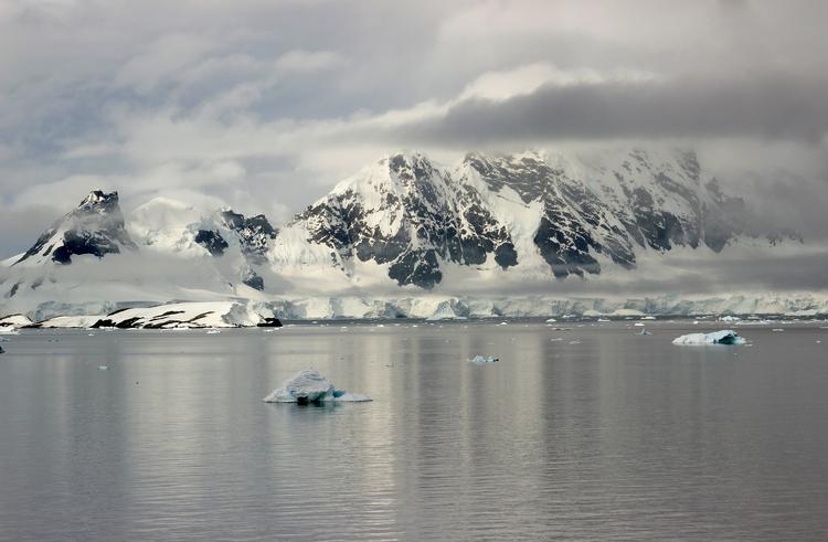 РФ приостановила исследования в Антарктиде - нет денег
