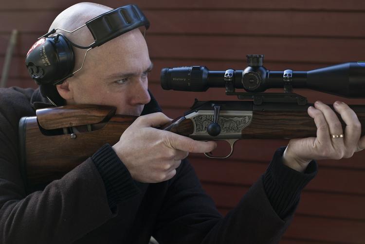 Снайпер выстрелил в следователя полиции в Новосибирске