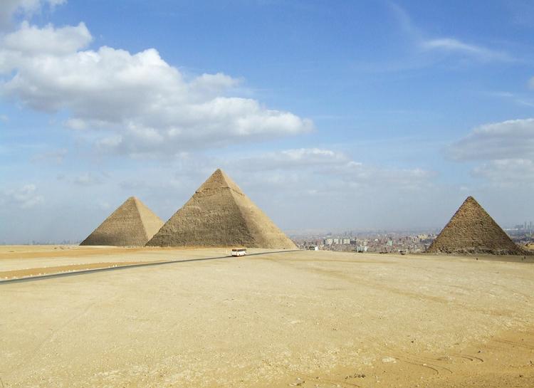 В ноябре ученые найдут в египетских пирамидах все тайники и скрытые комнаты