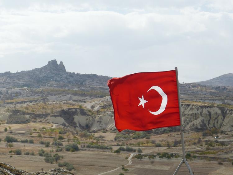 Песков: Минобороны РФ больше не контактирует с турецкими военными