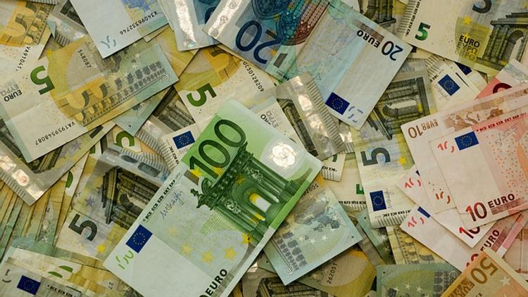 Курс евро вырос до 74,15 рубля