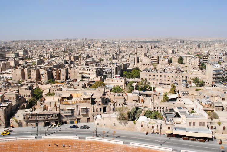 Центр сирийского города Алеппо обстреляли ракетами