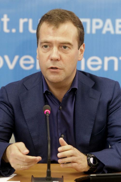 Медведев в телеэфире прочитал отрывок из романа-эпопеи "Война и мир"