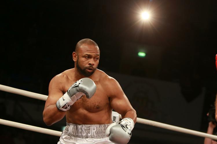 Российский боксер Рой Джонс проведет в Москве последний бой в карьере