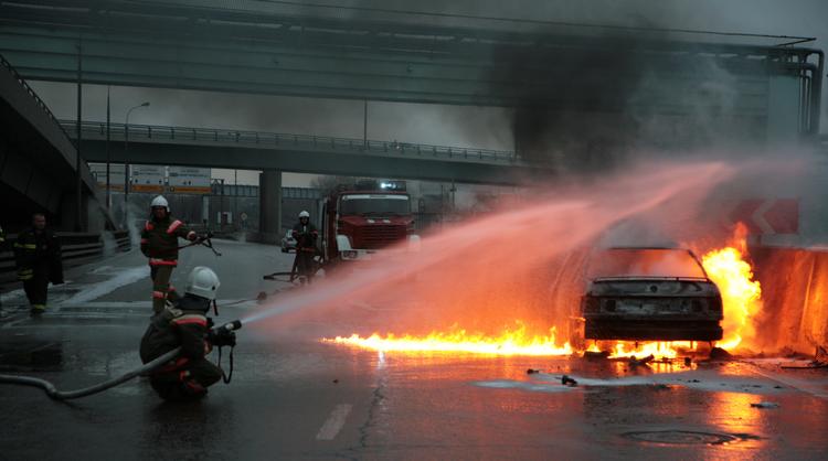 Уже второй день на московских дорогах взрываются автомобили "ВАЗ"