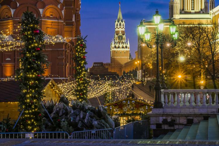 Москвичи встретят Рождество колядками и гаданиями в парках