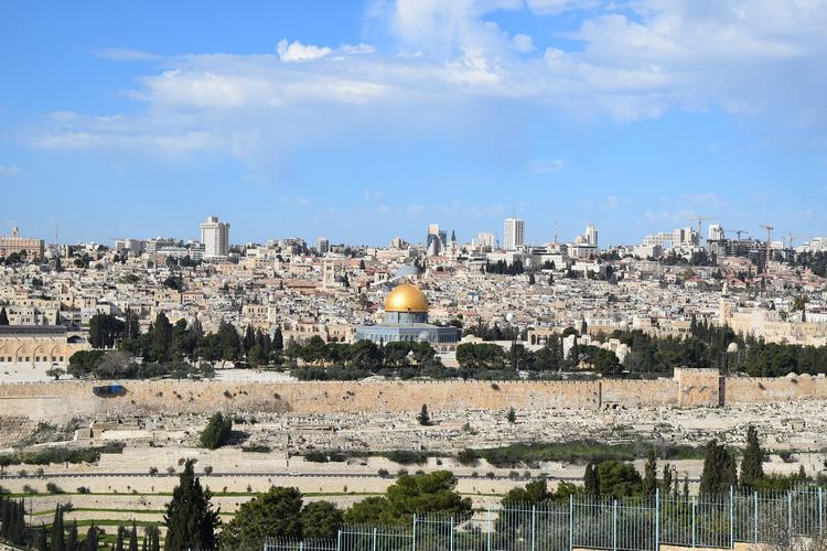 Вандалы осквернили католический храм в Иерусалиме