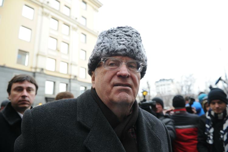 Жириновский окунулся в купель в центре Москвы