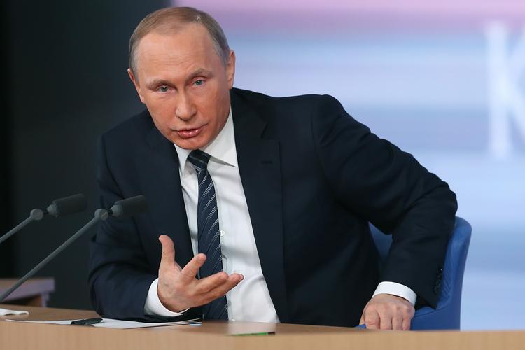 Путин намерен рассмотреть предложение о принятии законов в отношении коллекторов