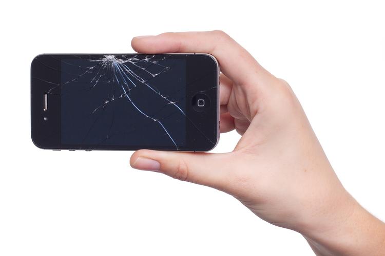 Разбитые iPhone можно будет обменять на новые