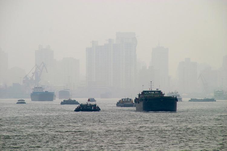 В Китае начали торговать свежим воздухом из Великобритании