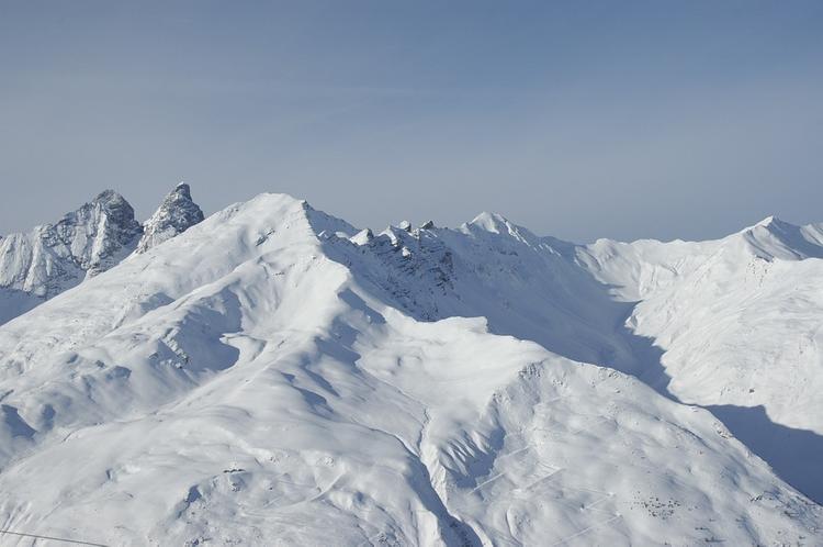 В австрийских Альпах погибли лыжники из Чехии