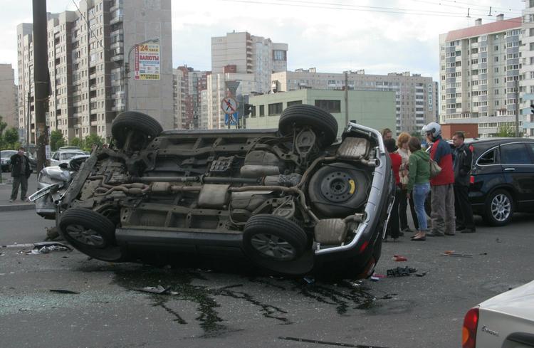 Более 23 тысяч человек погибли в прошлом году в авариях на российских дорогах