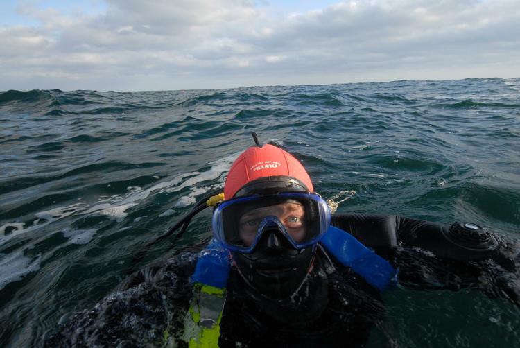 Из-за плохих погодных условий приостановлена поисковая операция в Охотском море