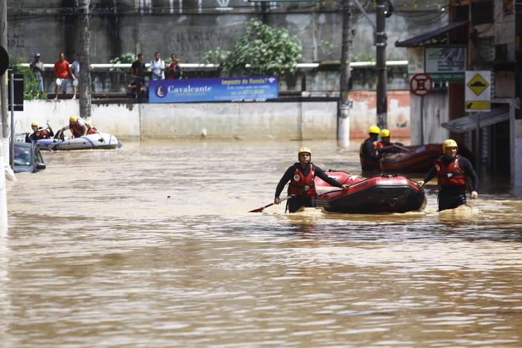 Из-за наводнений в Пакистане погибли более 50 человек