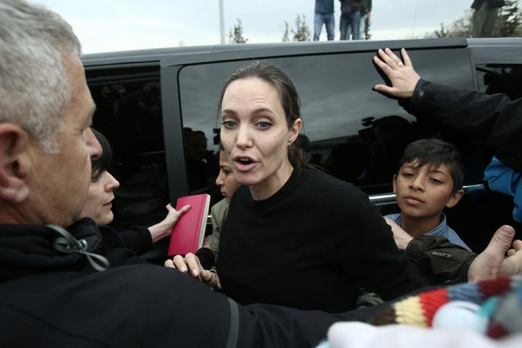 Анджелина Джоли вновь напугала поклонников своим видом