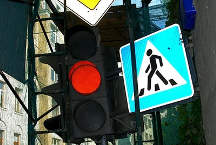 Светофоры и дорожные знаки станут предметами экономии бюджета