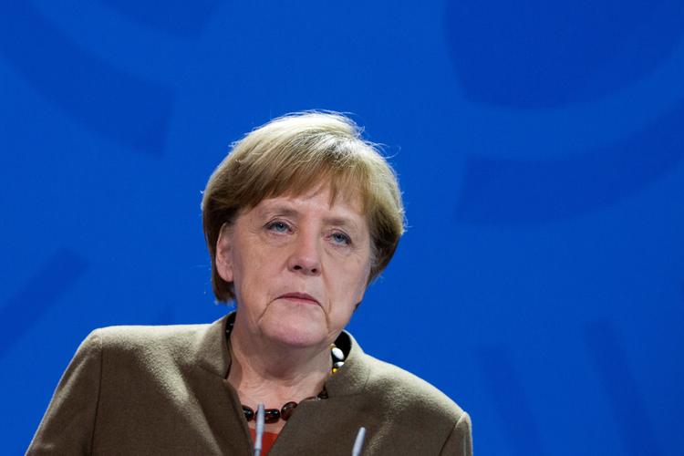 Фото Меркель с предполагаемым исполнителем теракта в Брюсселе взорвала соцсети