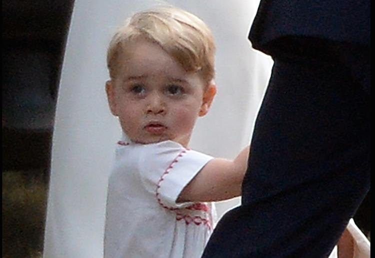Двухлетнего британского принца записали в школу